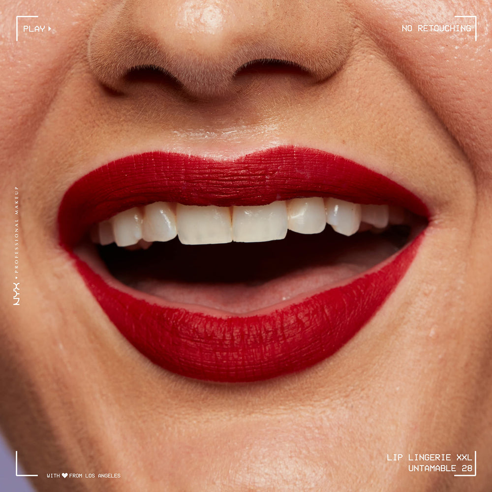 Texture crèmeuse légère de Lip Lingerie XXL pour un confort durable.