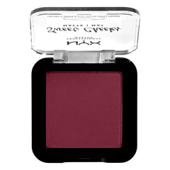 Drapage du visage avec le blush pour sculpter et structurer le teint.