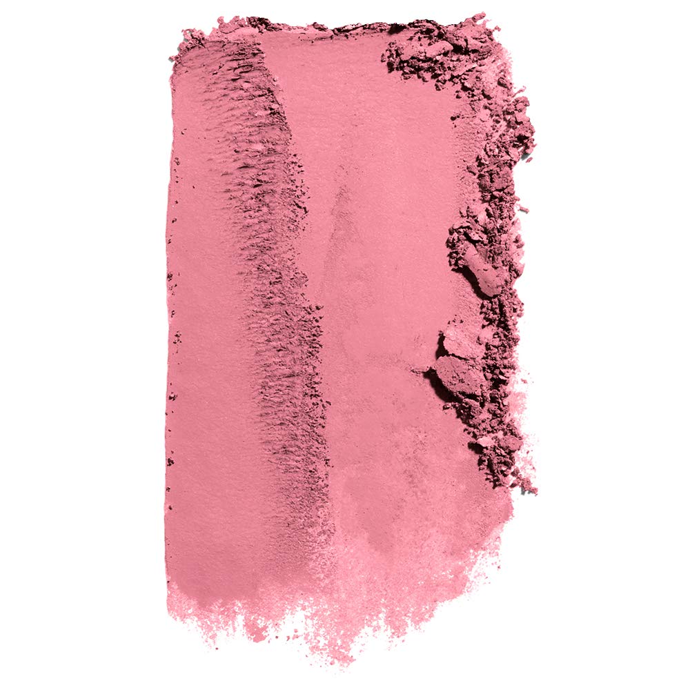Finition matte naturelle avec NYX Sweet Cheeks pour un teint frais et net.