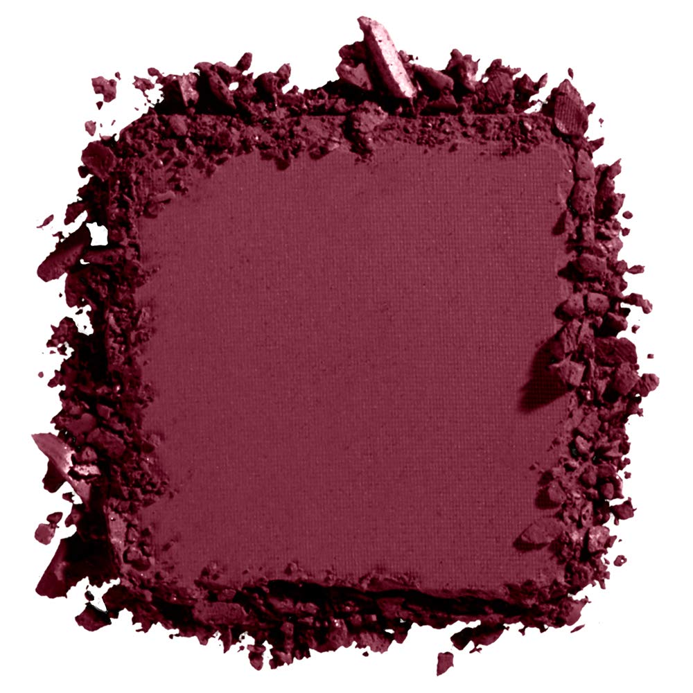 Finition matte du blush pour un teint naturel et velouté.