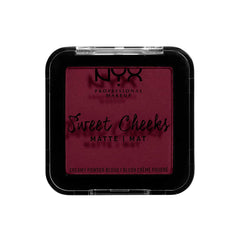 NYX Sweet Cheeks Matte Blush Rouge Riot sur les pommettes, couleur intense et matte durable.