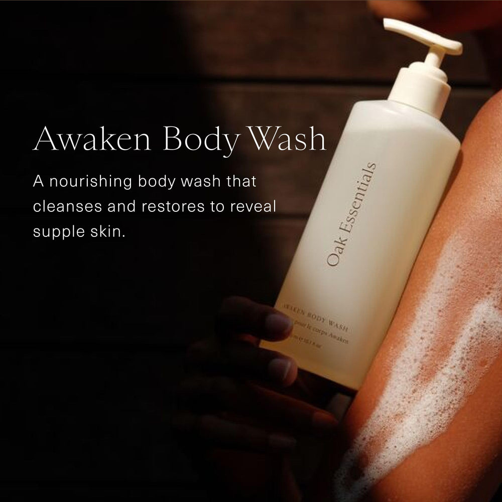 Oak Essentials Awaken Body Wash – goutte huile cèdre, arôme apaisant et revitalisant.