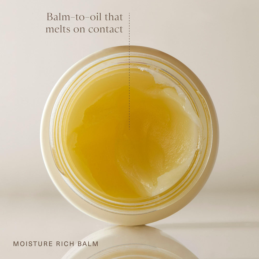 Oak Essentials Balm s’intègre dans le rituel quotidien de soin pour toutes les peaux.