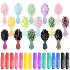 Brosse humide mini Obeoby pour démêler rapidement en voyage.