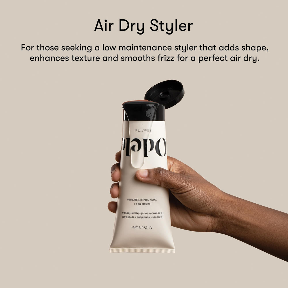 Texture gel crèmeux d Odele Air Dry Styler pour une application facile.