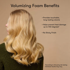 Volume fort et lifting des cheveux grâce à Odele.