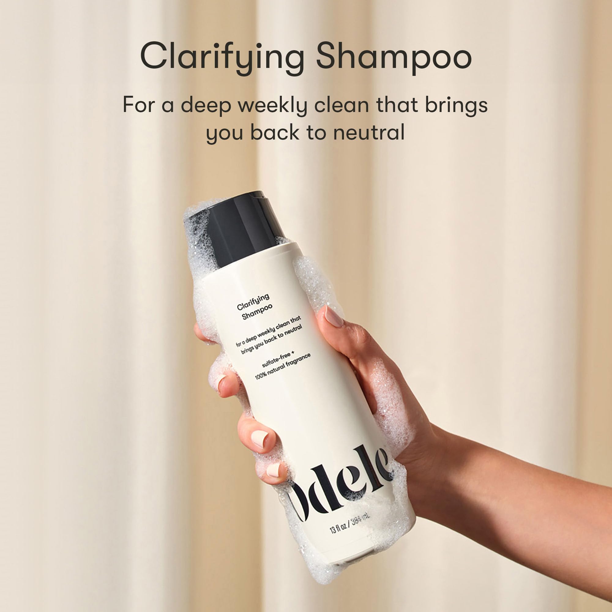 Texture mousse-cremeuse du shampooing clarifiant Odele pour un lavage en douceur