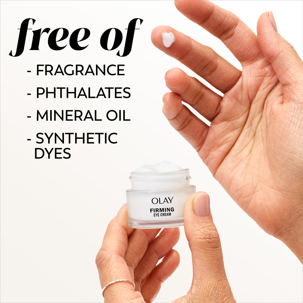 Application matinale autour des yeux avec la crème Olay.