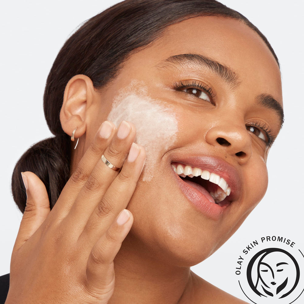 Olay Total Effects Citrus : gommage doux en action lors de l’application
