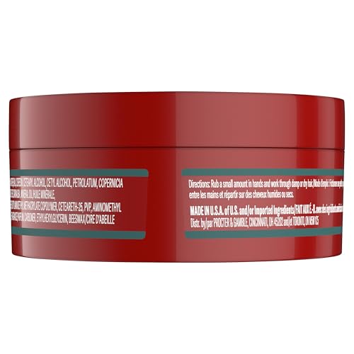 Look masculin structuré grâce à Old Spice No-Poof Paste.