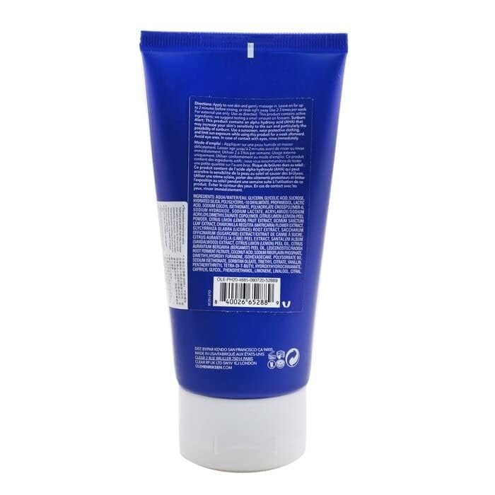 Ole Henriksen Lemonade Smoothing Scrub — texture à grains fins prête à lisser.