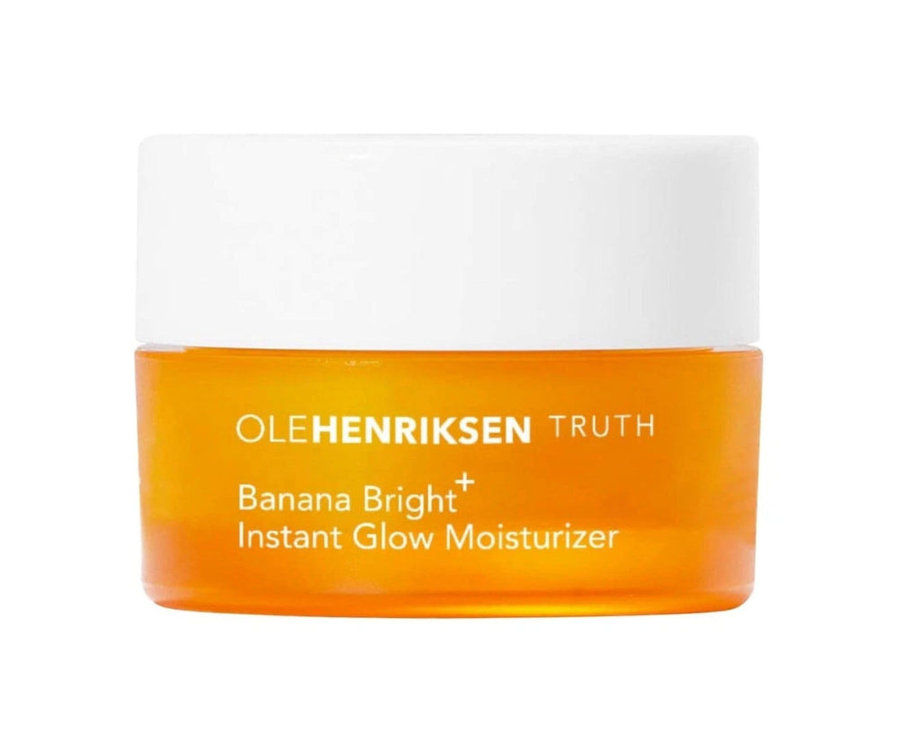 Ole Henriksen Banana Bright+ en bouteille, éclaire instantanément le teint et prépare le maquillage.