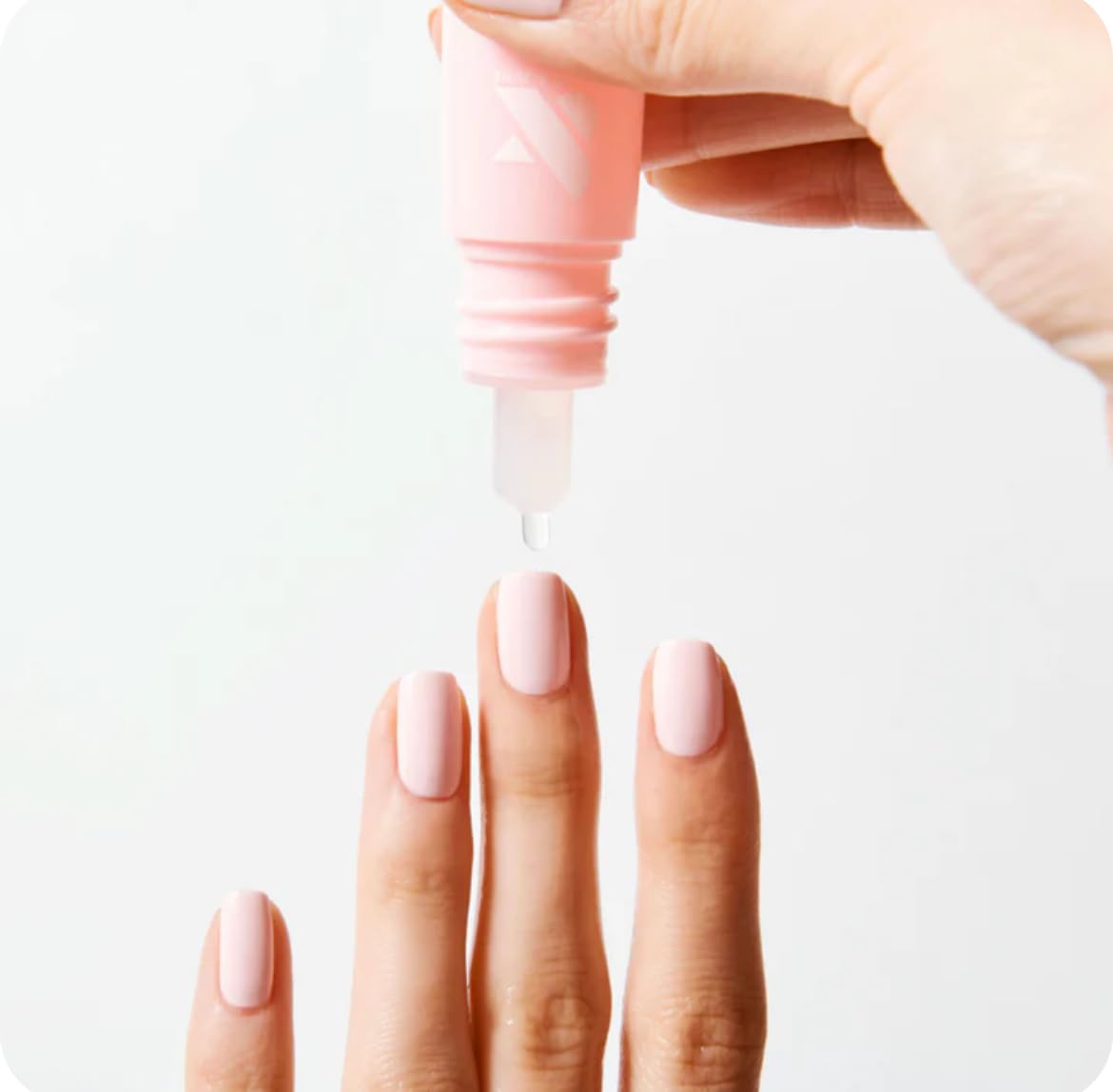 Olive & June Dry Drops, goutte sèche en 80 secondes pour une manucure prête rapidement.