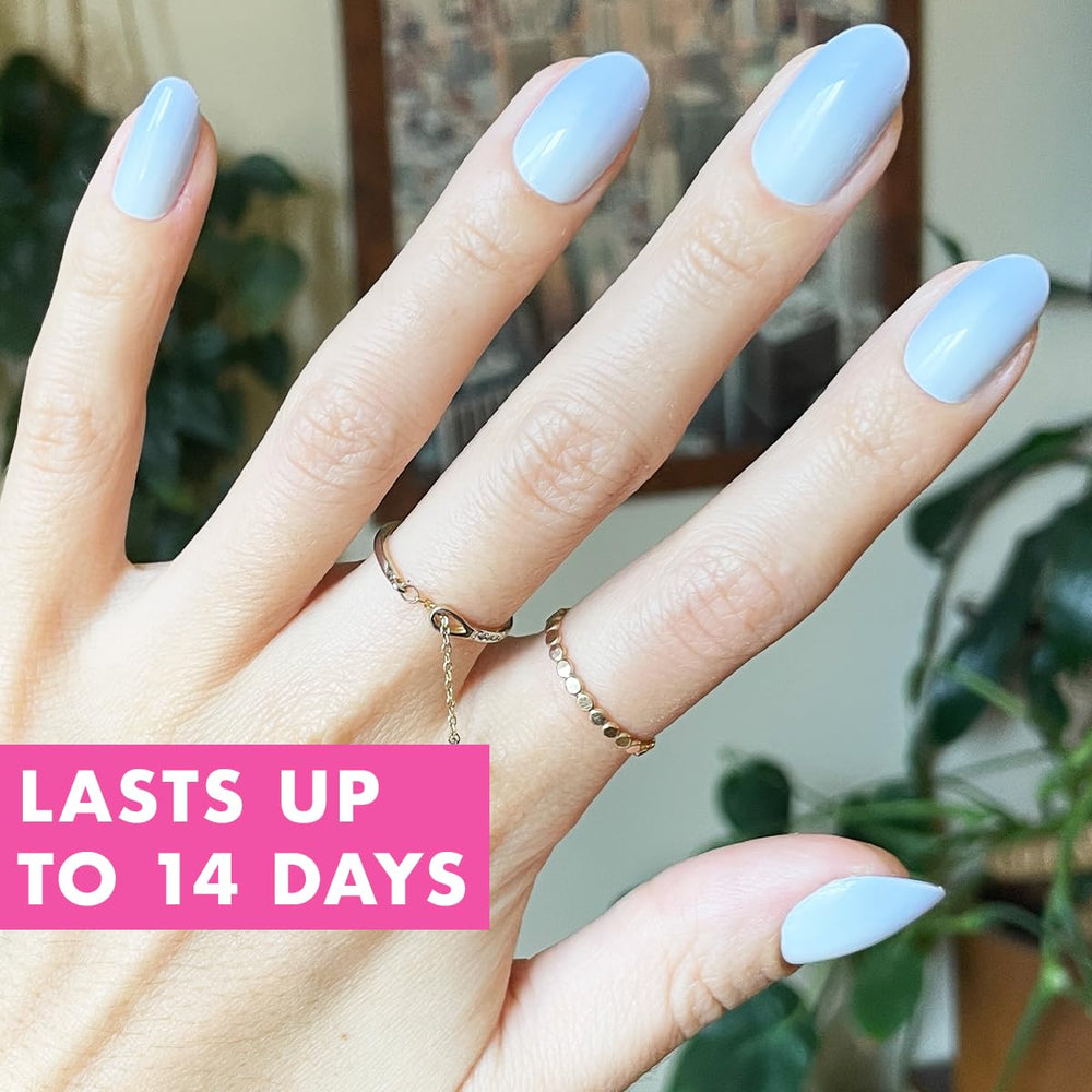 Ongles Olive & June Instant Mani en forme amande pour un look naturel.