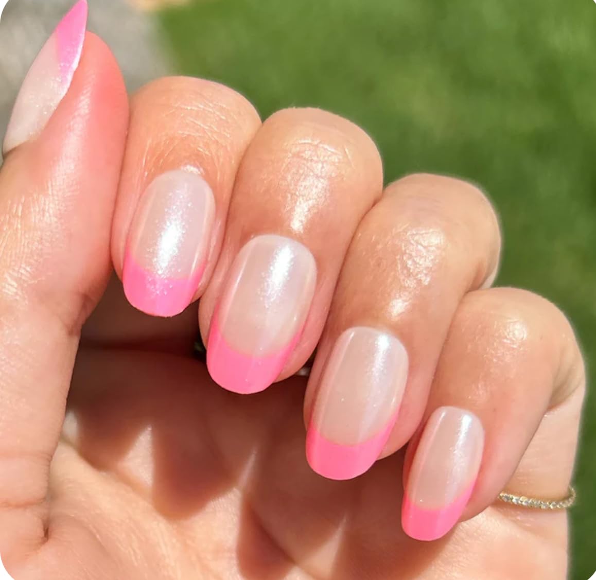 Olive & June Instant Mani : finition pink chrome pour un look chic et moderne.