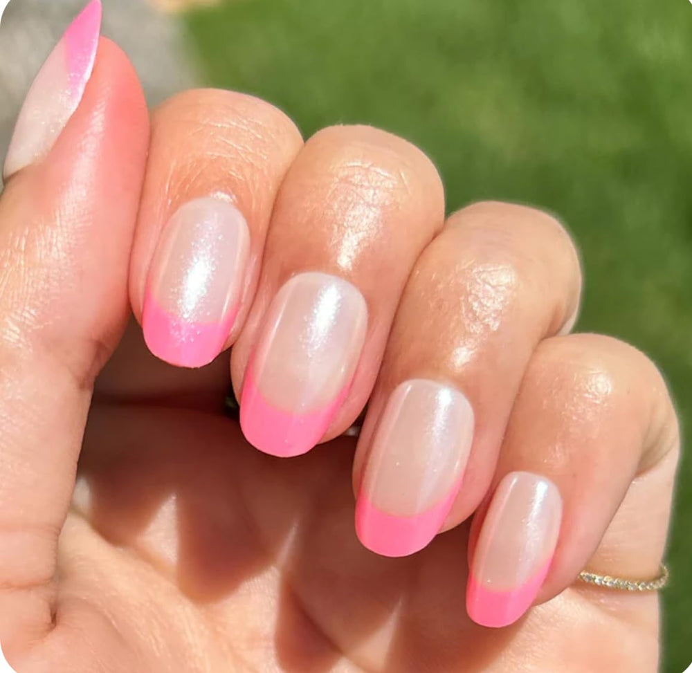 Olive & June Instant Mani : finition pink chrome pour un look chic et moderne.
