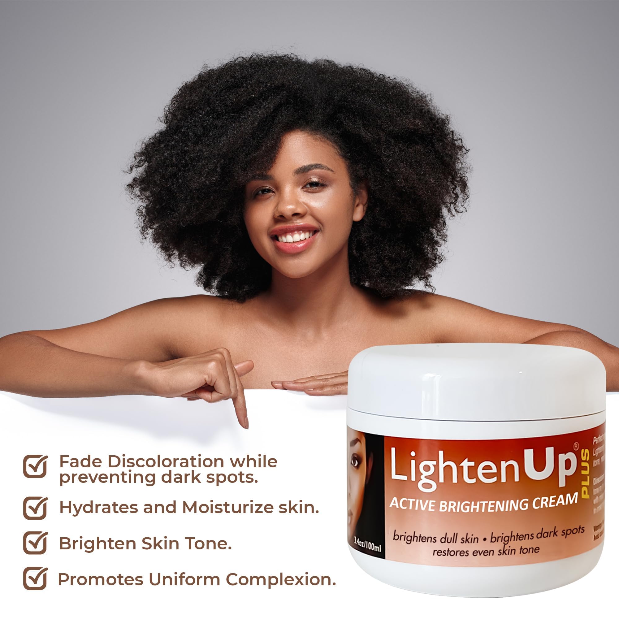 Application quotidienne Lighten-Up Plus visage et corps hydratante.