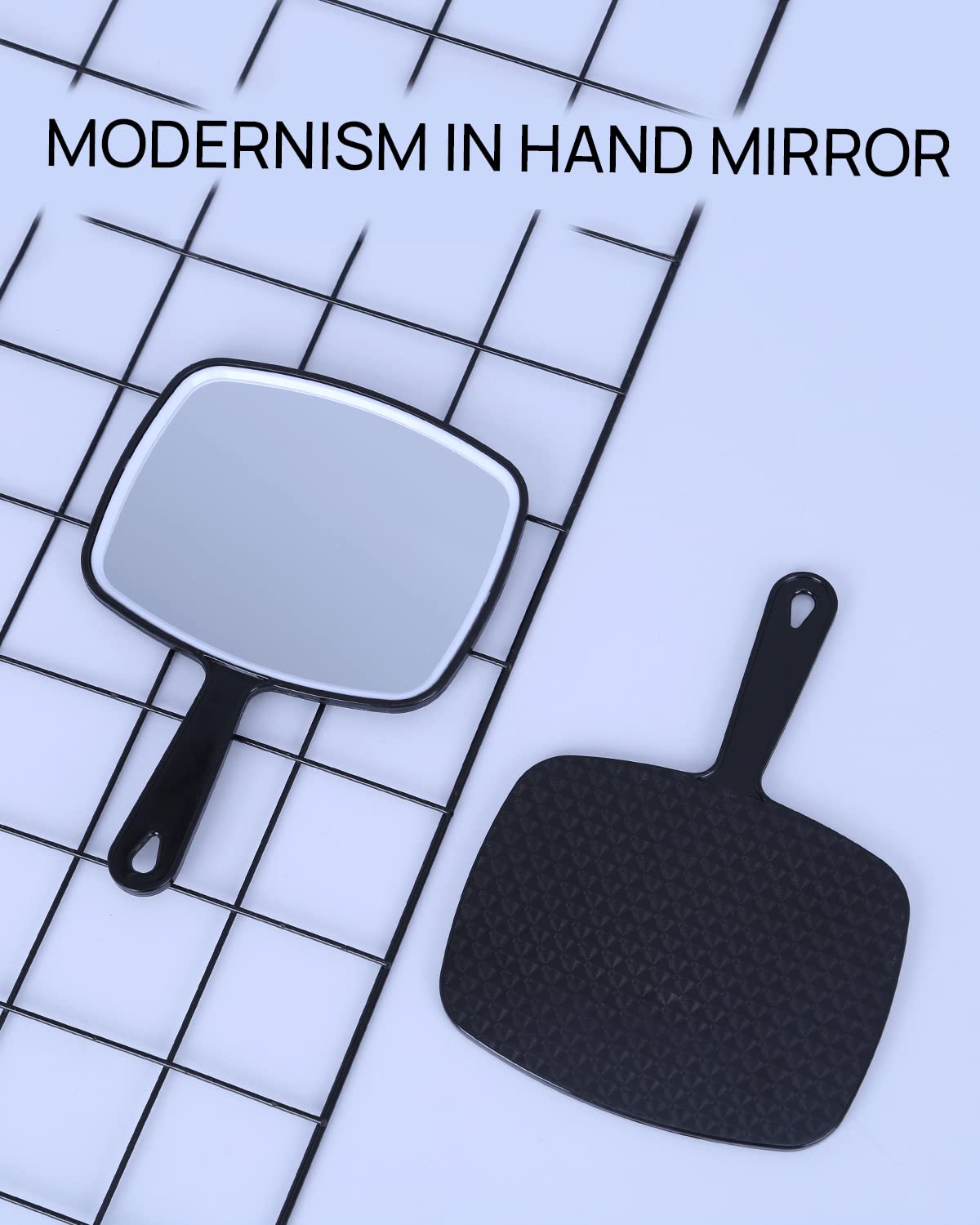 Miroir OMIRO, peut se suspendre ou se tenir en main, utilisation flexible.