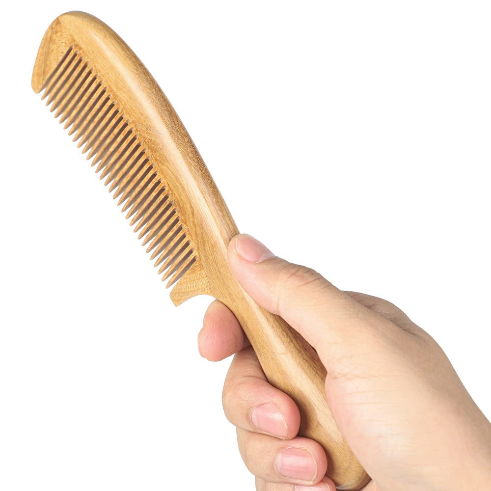 Onedor peigne cheveux santal vert naturel, poignée ergonomique pour une prise en main confortable.