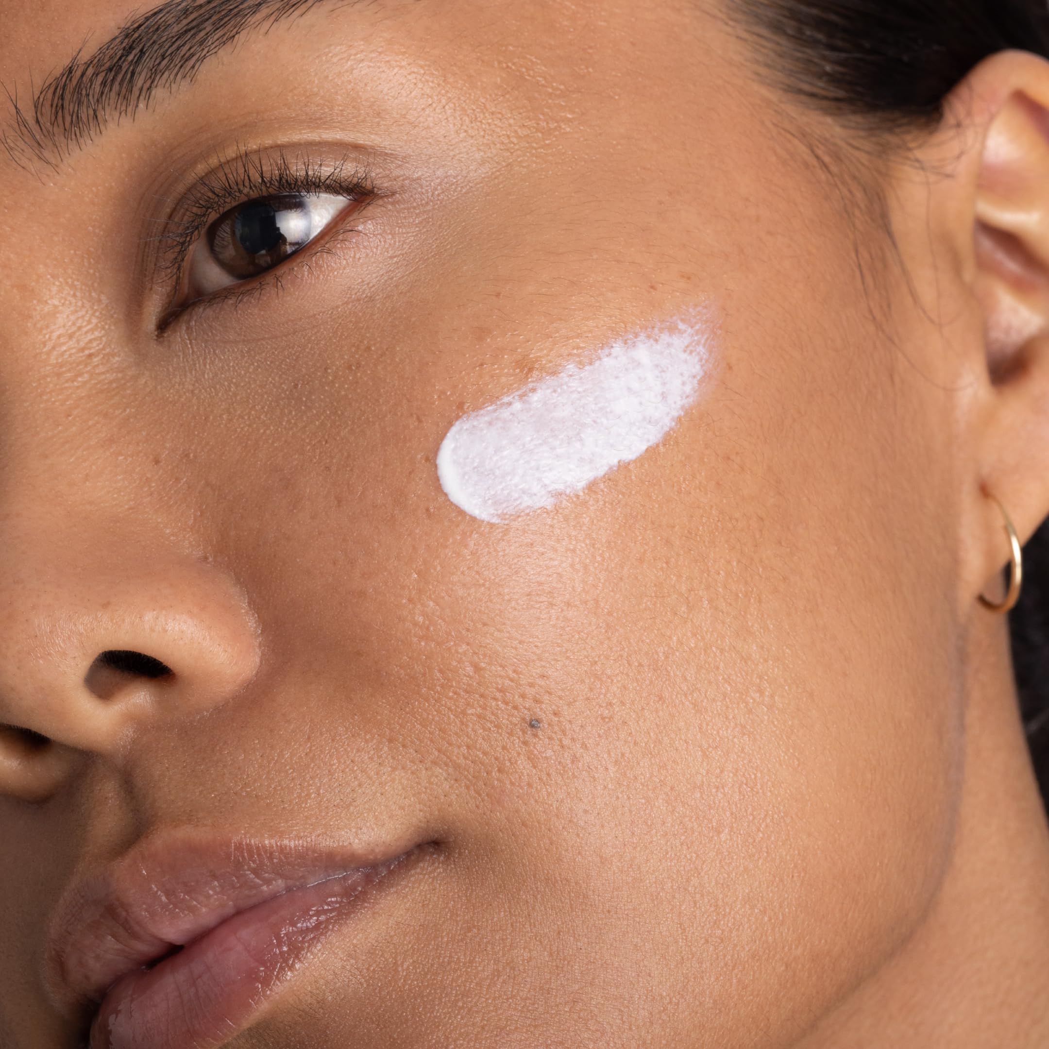 OneSkin OS-01 antioxydants, mélange d’ingrédients naturels pour une protection antioxydante quotidienne.