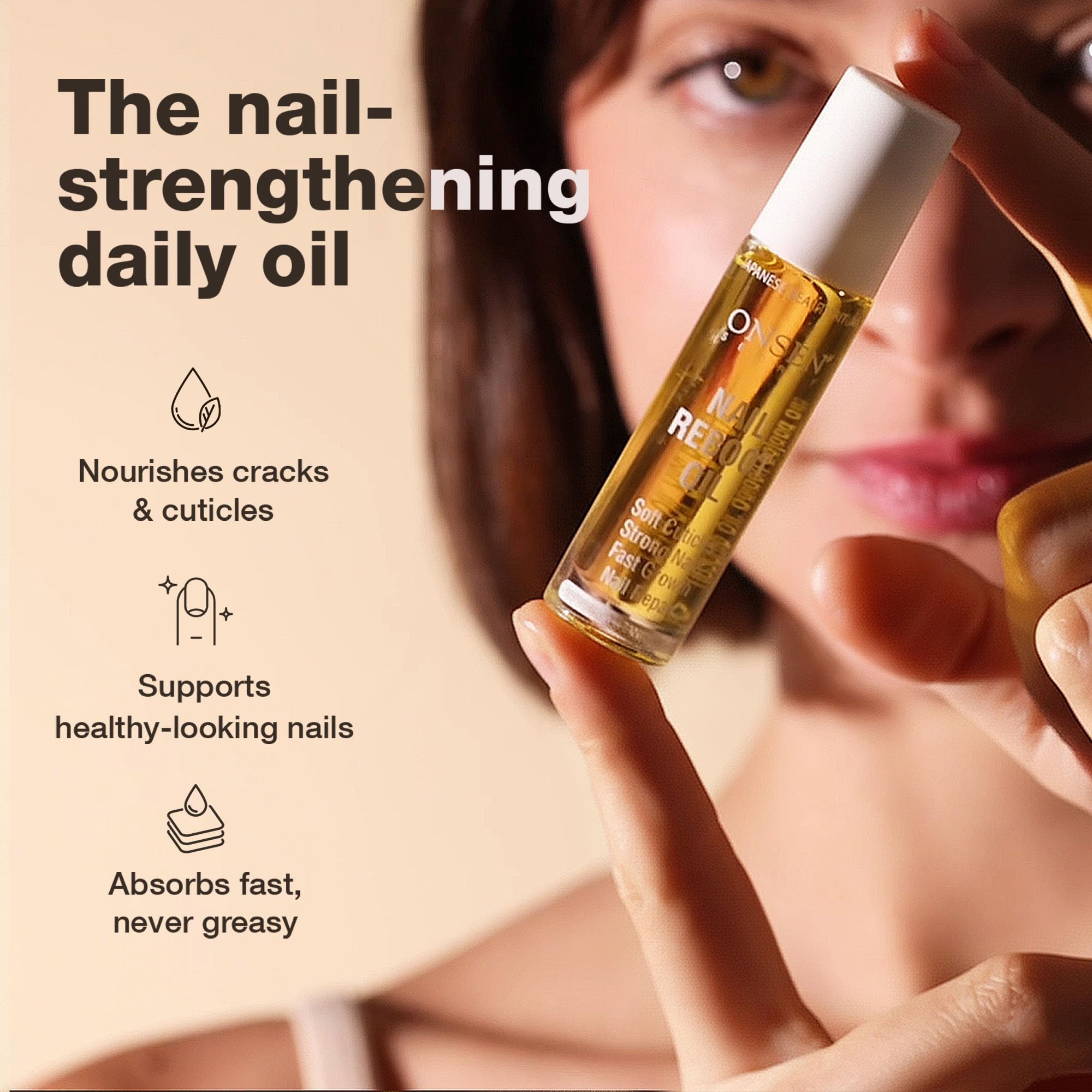 Application ciblée sur cuticules et ongles avec Onsen Secret.