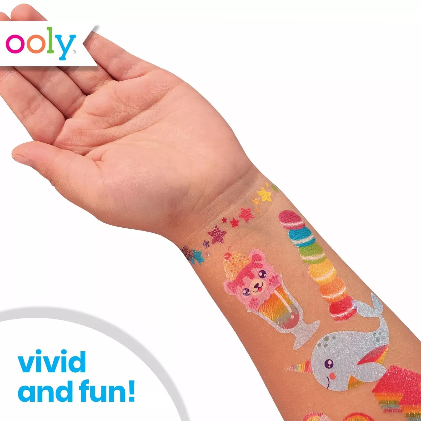 Tatouage temporaire Ooly planète arc-en-ciel, idéal pour activité créative enfantine.