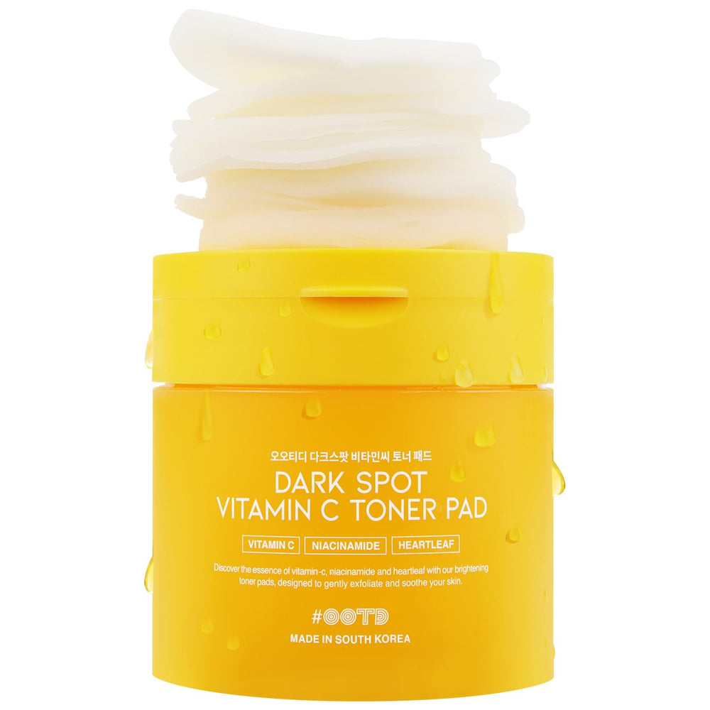 Disque tonifiant #OOTD visage avec vitamine C et niacinamide, hydratation douce.