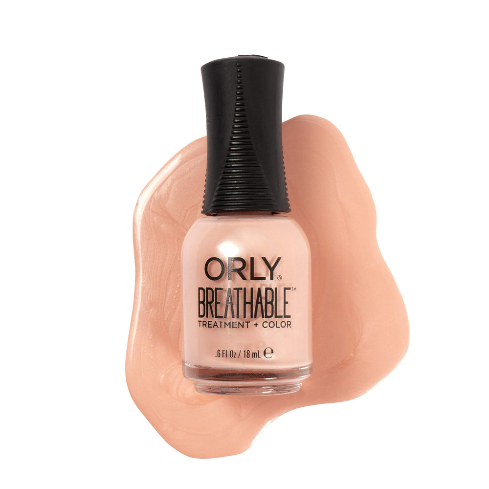 Orly Lueur Intérieure: bouteille montrant la couleur lumineuse et une tenue durable.
