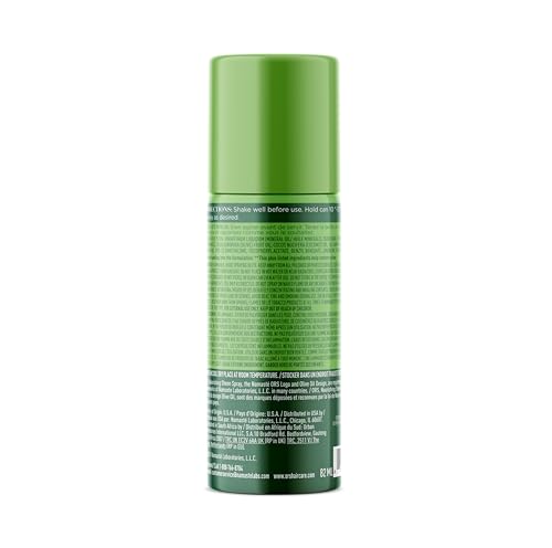 ORS Spray brillance nourrissante sur cheveux, apporte texture légère et satinée.