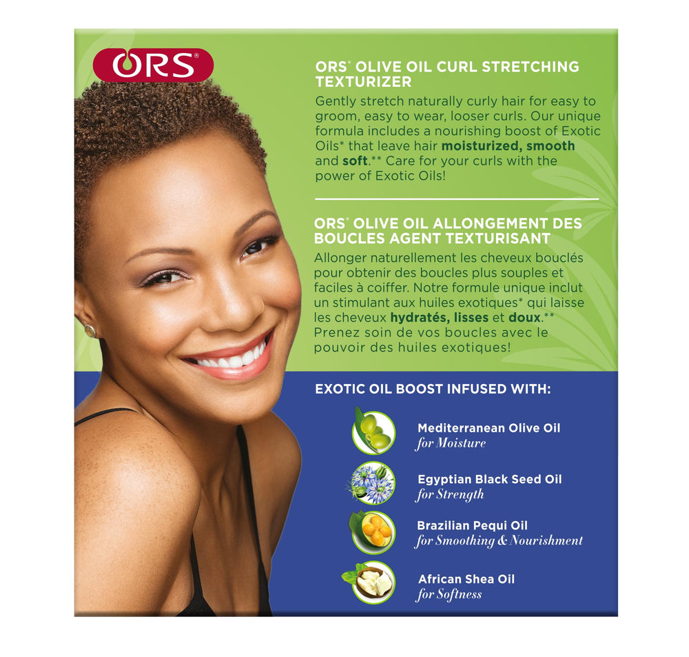 Application des huiles exotiques ORS pour allonger les boucles et définir la texture.
