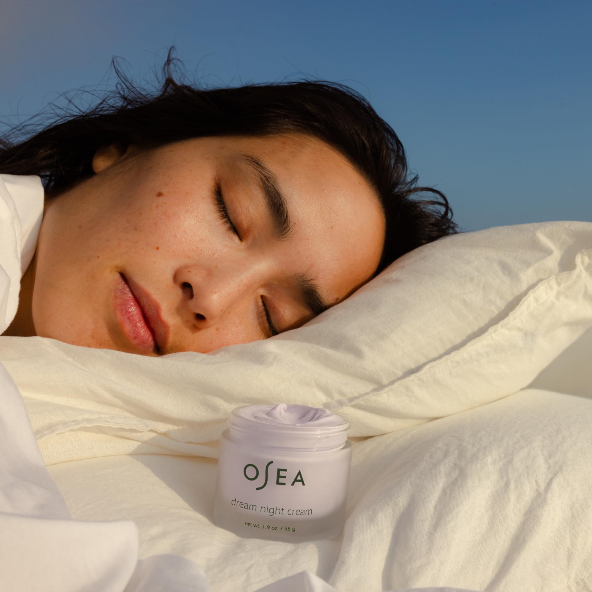 Parfum lavande de la Crème Nuit Rêve OSEA favorisant la détente