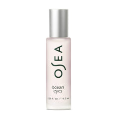 Sérum Ocean Eyes d'OSEA – bouteille roll-on pour hydrater le contour des yeux.