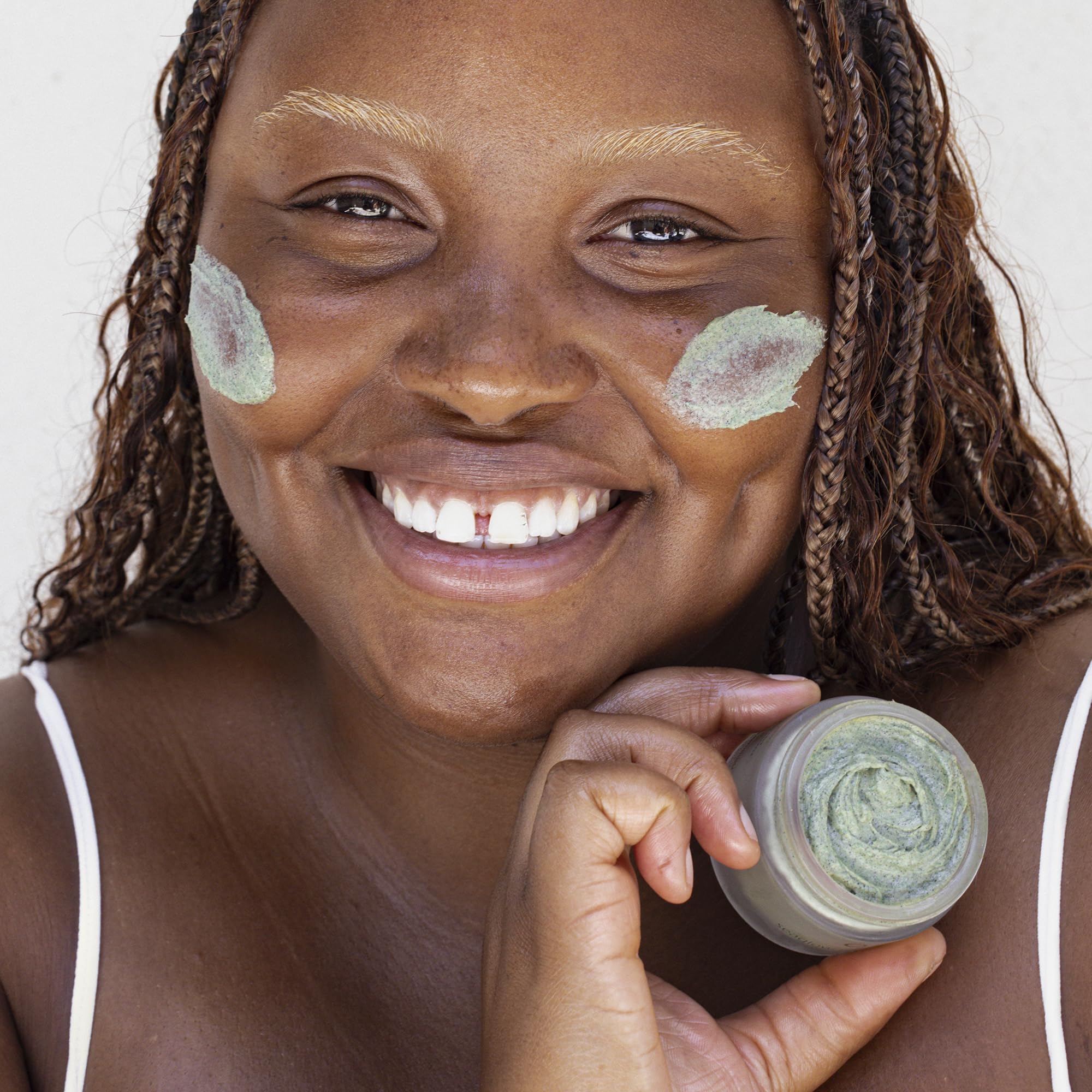 OSEA Seaglow conseil pro exfoliation: alterner avec le sérum nocturne pour éviter sur exfoliation.