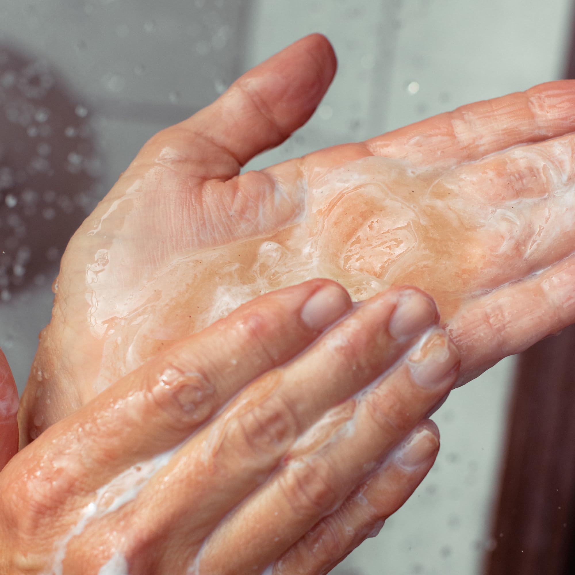 OSEA Undaria Cleansing Body Polish exfoliation-double pour efficacité douce.
