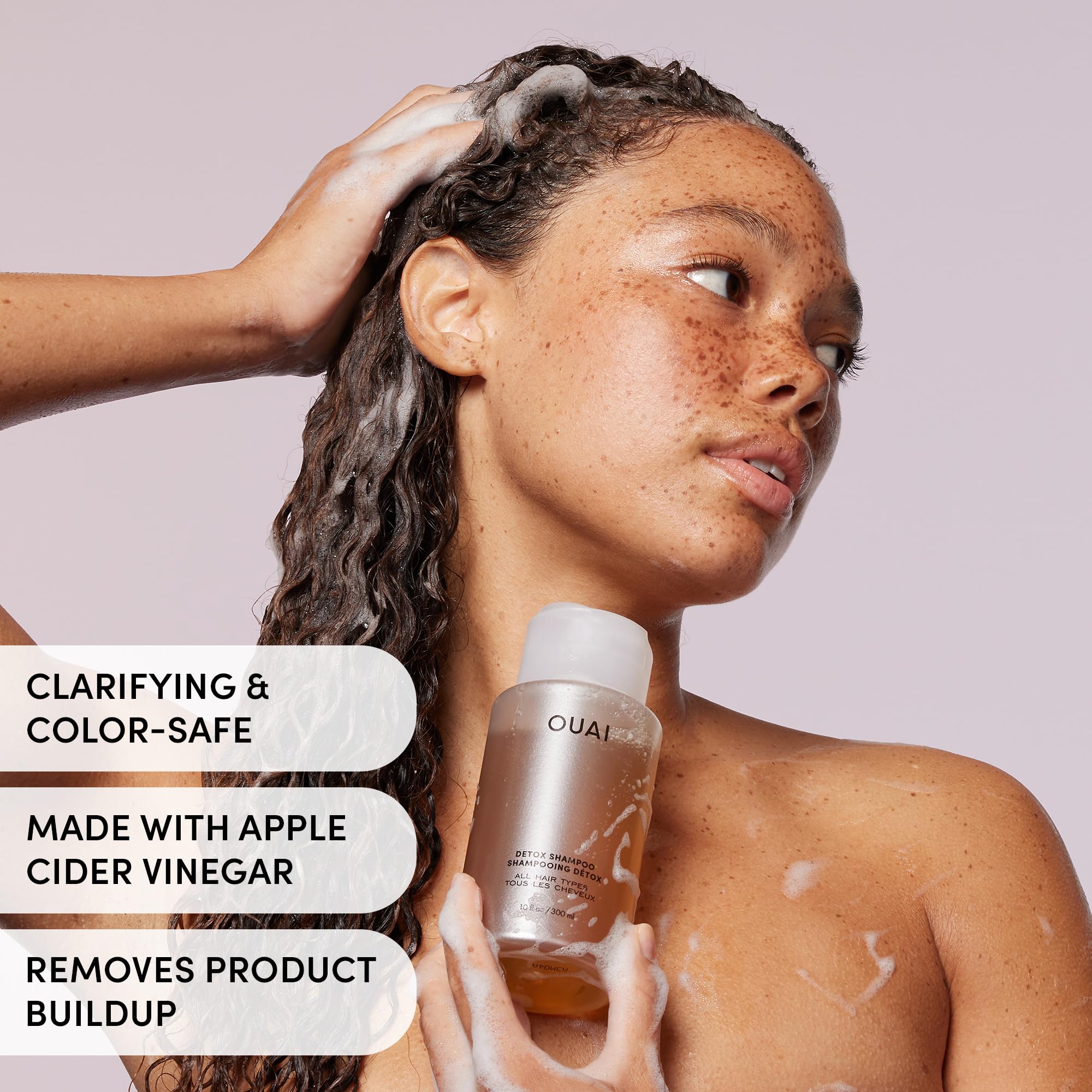 Coffret OUAI Detox et Anti-Pelliculaire: présentation moderne pour votre salle de bains.