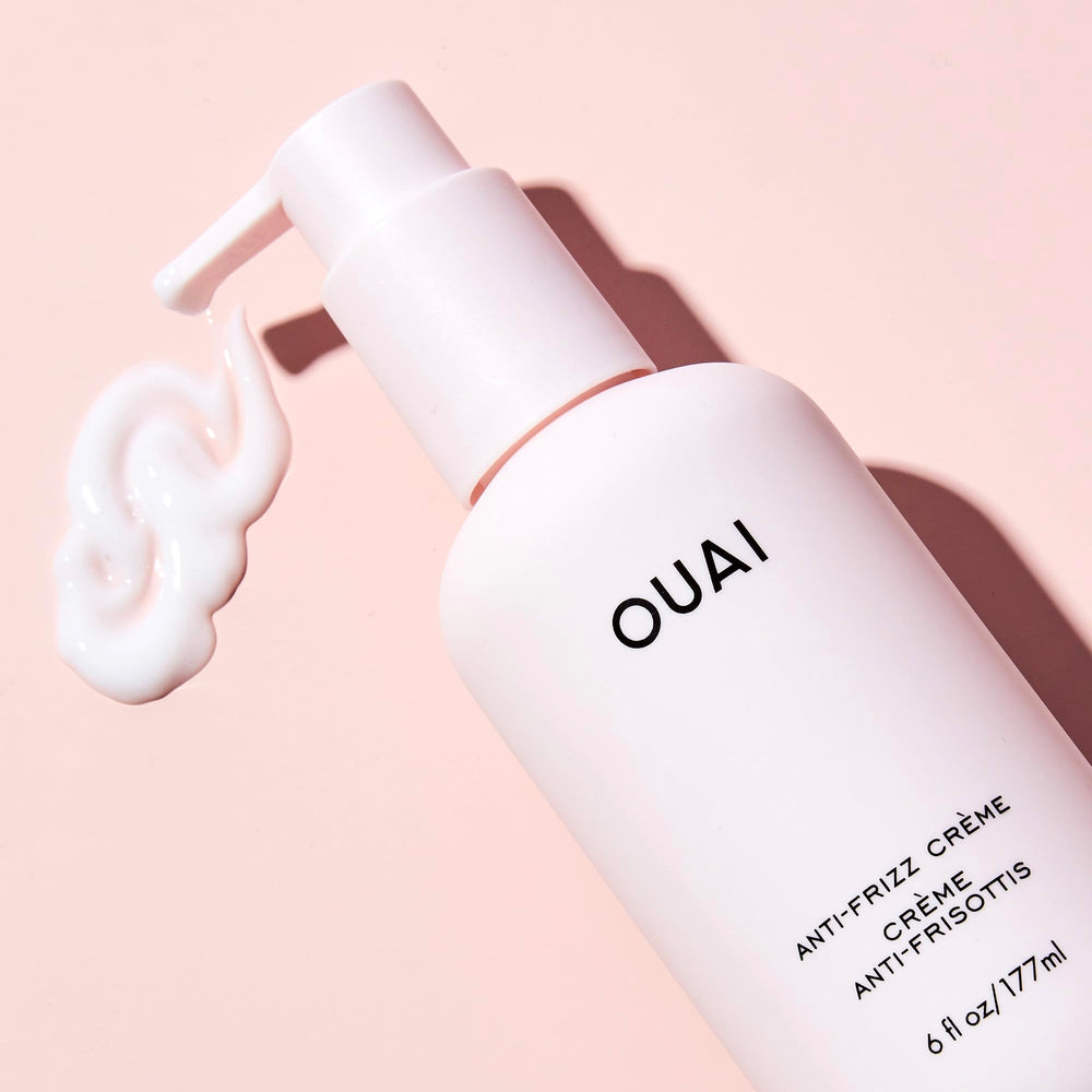 Routine sans effort avec OUAI Anti-Frizz intégrée à votre rituel capillaire.