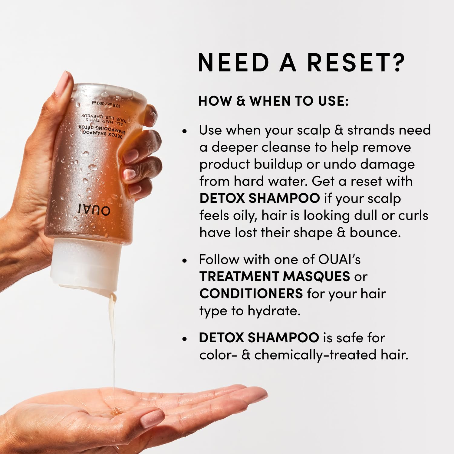 OUAI Detox Shampoo texture-clarifiant: mousse légère et démêlage en douceur.
