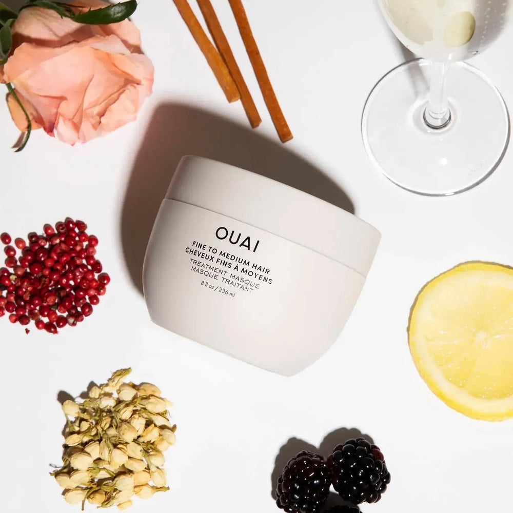 Cheveux hydratés et doux après le masque OUAI.