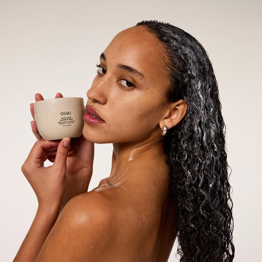 OUAI Masque Cheveux Épais – kératine hydrolysée aidant à prévenir la casse.
