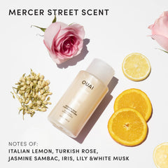 OUAI Medium Shampoo – mousse crèmeuse facilitant l'application.