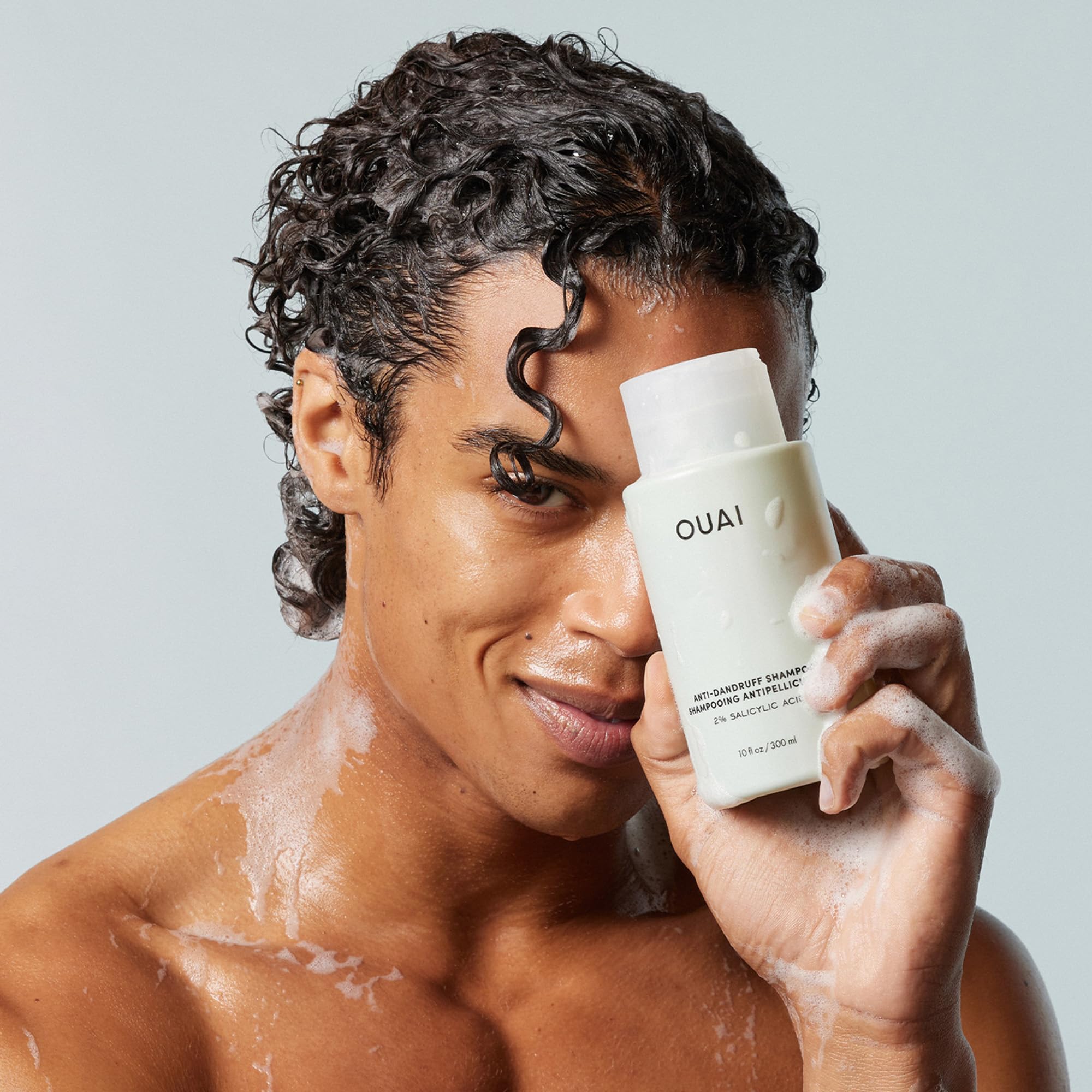 OUAI shampooing antipelliculaire, fiche technique évoquant une étude clinique sur démangeaisons.