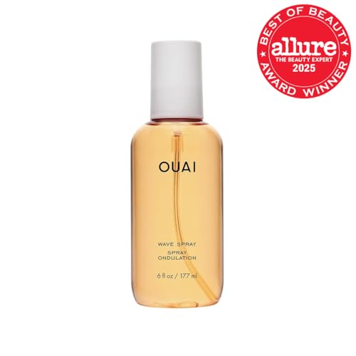 OUAI Wave Spray application sur cheveux humides pour ondulations durables