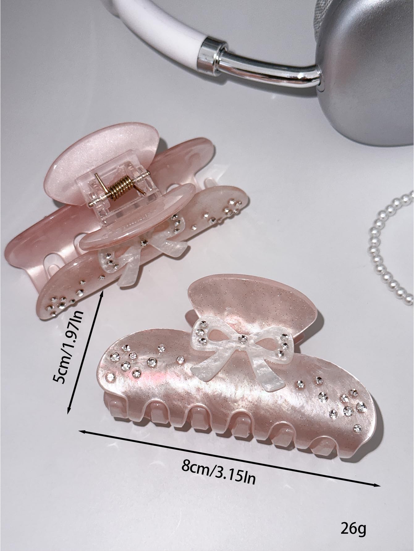 OUSEON design rhinestones qui capte la lumière lors d'un événement.