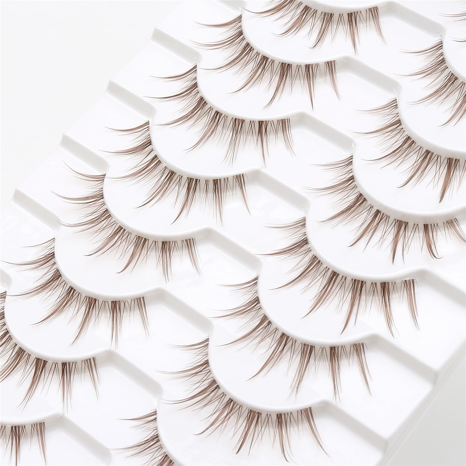 Outopen cils réutilisables brun manga permettent de varier les looks sans nouvel achat.