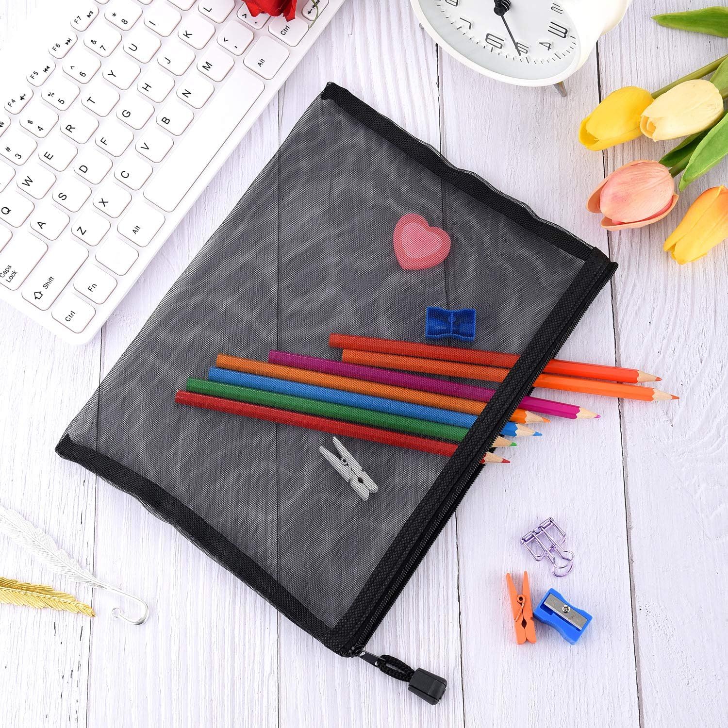 Pochette maillage zippée Outus pour bureau, rangement discret.