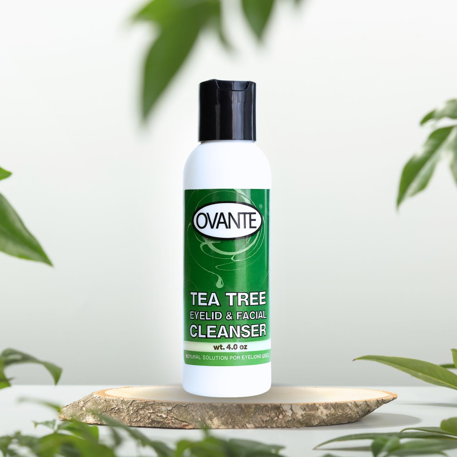 OVANTE texture douce et hydratante après le nettoyage autour des yeux.