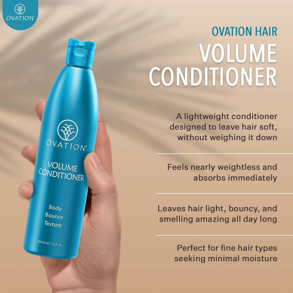 Ovation Hair Volume Conditioner: mains appliquant le produit pour nourrir sans surcharge.