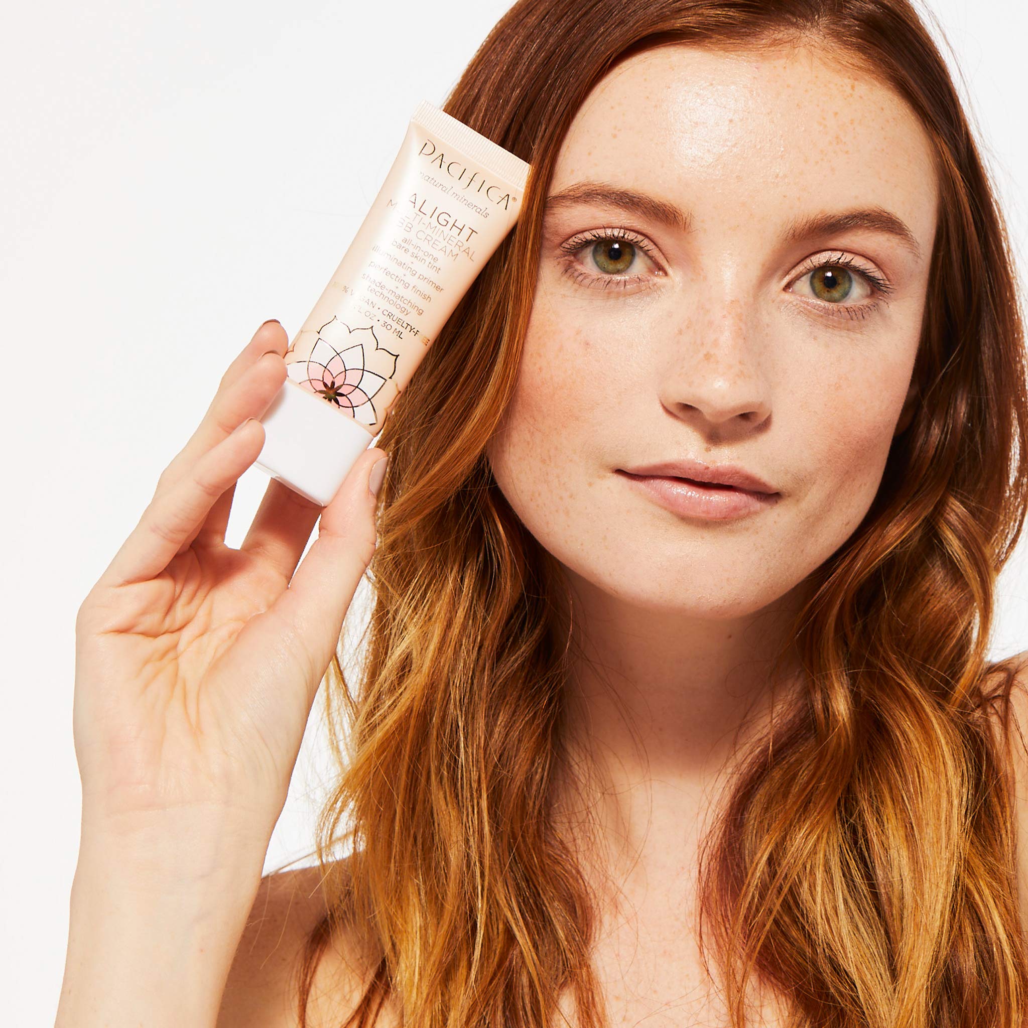 Pacifica Alight BB Crème – infusion soin avec eau de coco et hyaluronique.