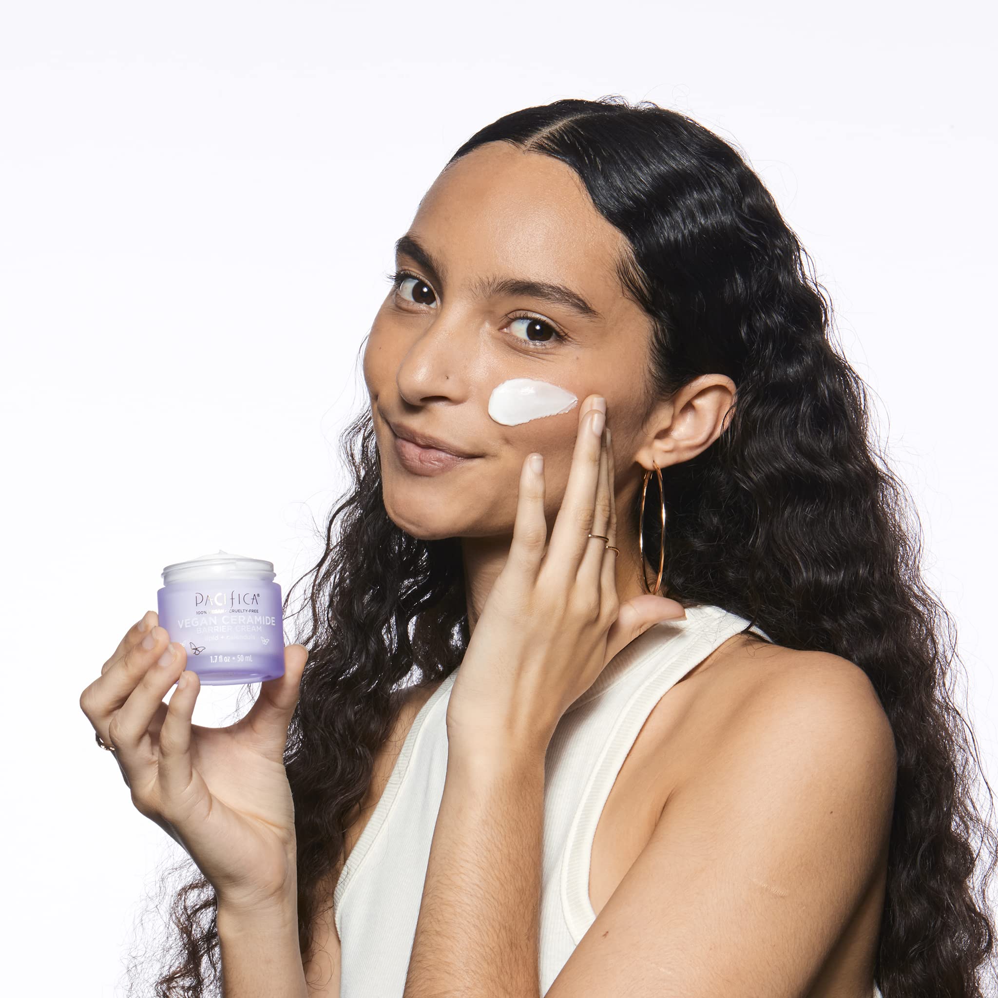 Idéale comme base sous le maquillage pour longuer hydratation.