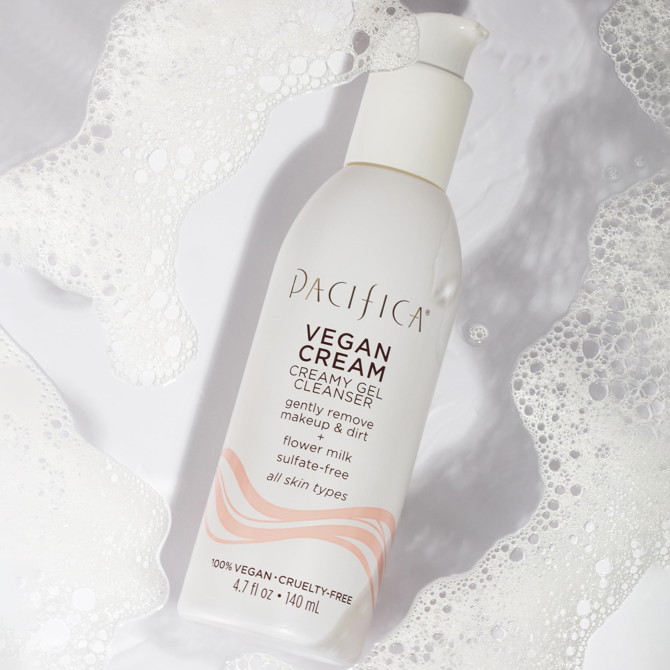 Sans-sulfates-sans-parabenes Pacifika: routine légère et respectueuse.